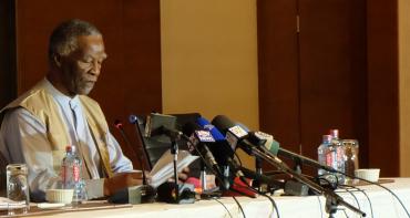 HE Thabo Mbeki delivering the Commonwealth Observer Group Interim Statement in Accra